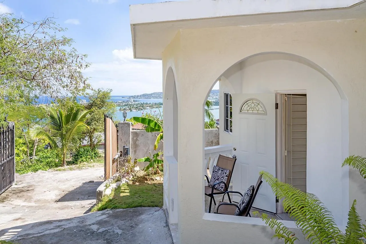 Palm Leaf Cottage Montego Bay